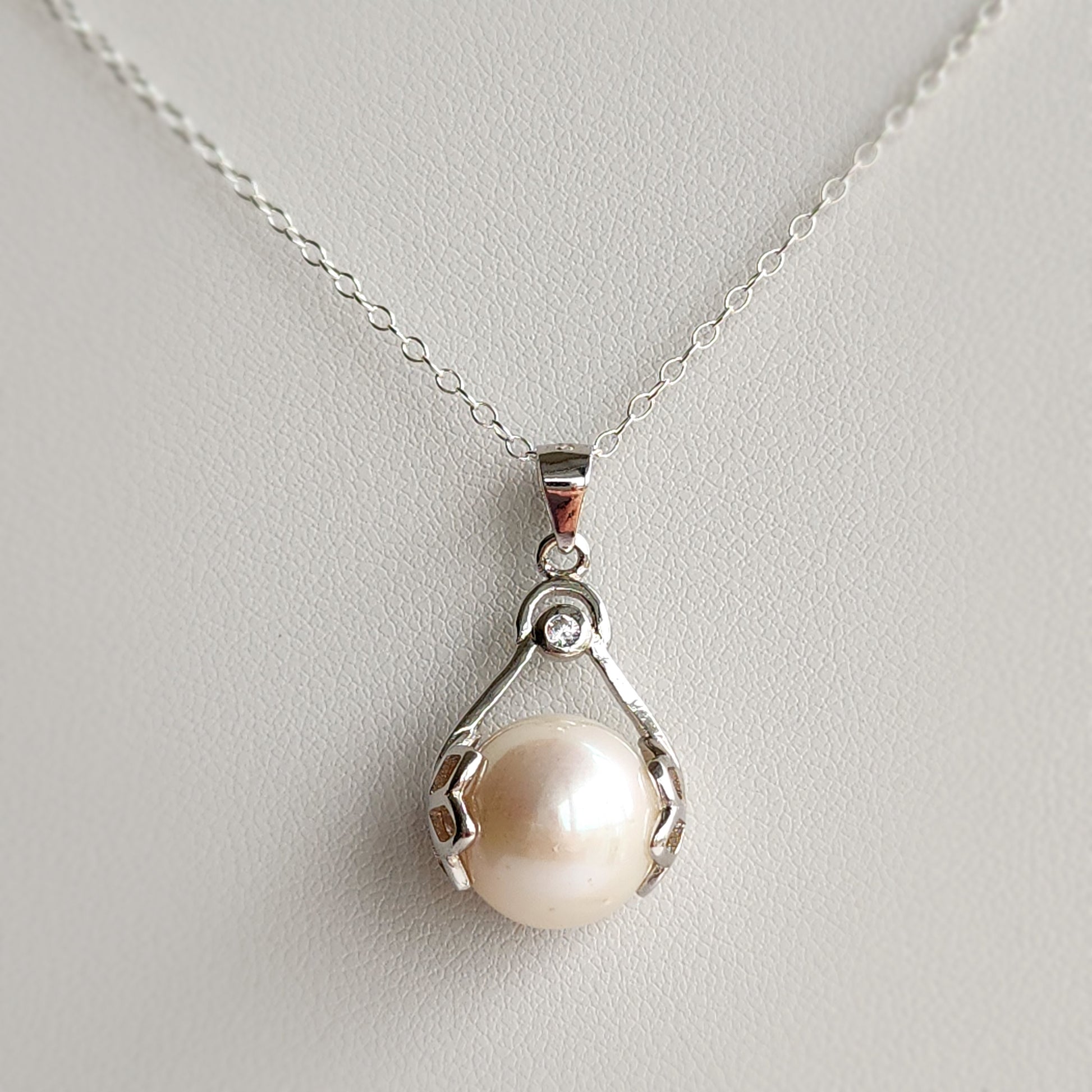 White Pearl & Cubic ZIrconia Necklace