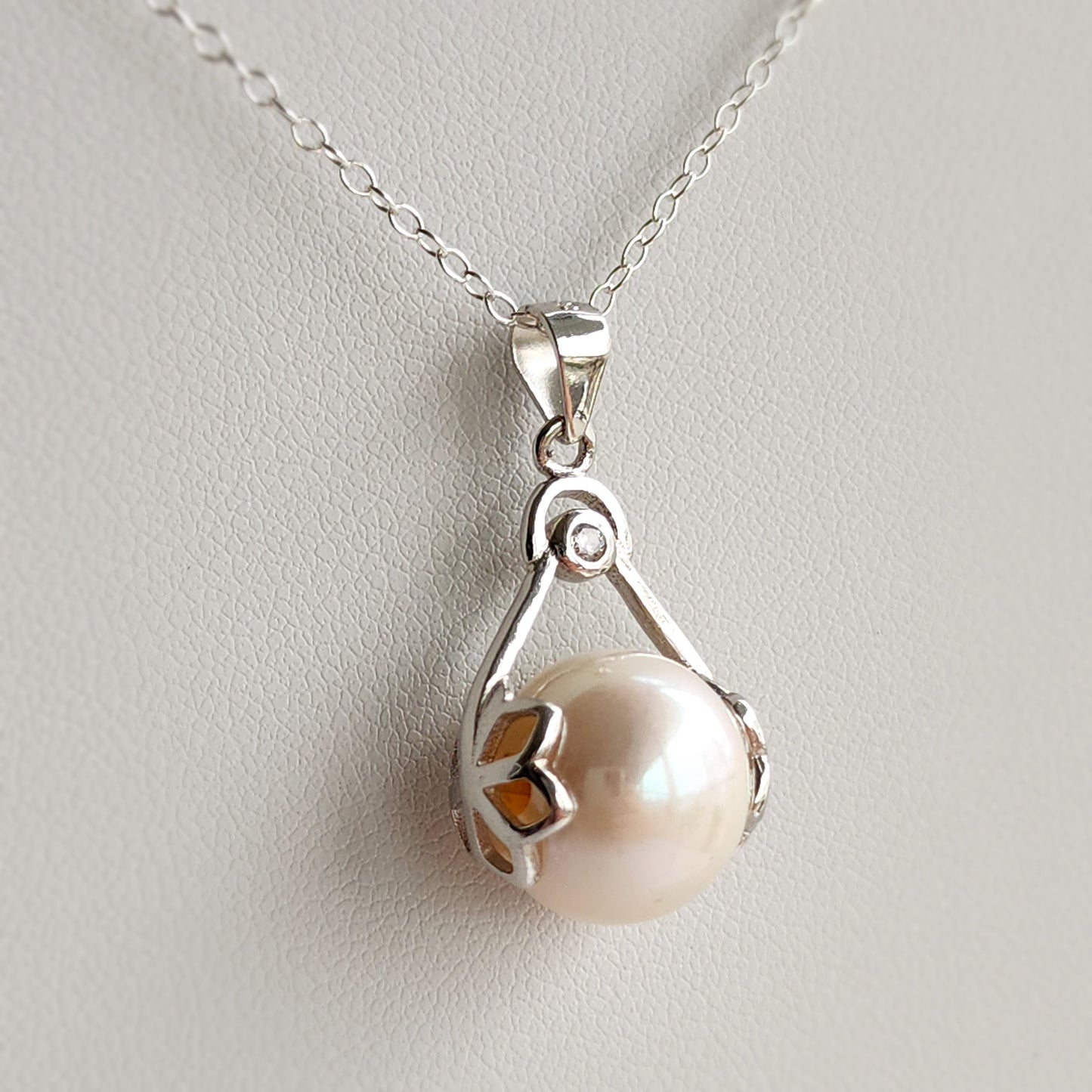 White Pearl & Cubic ZIrconia Necklace